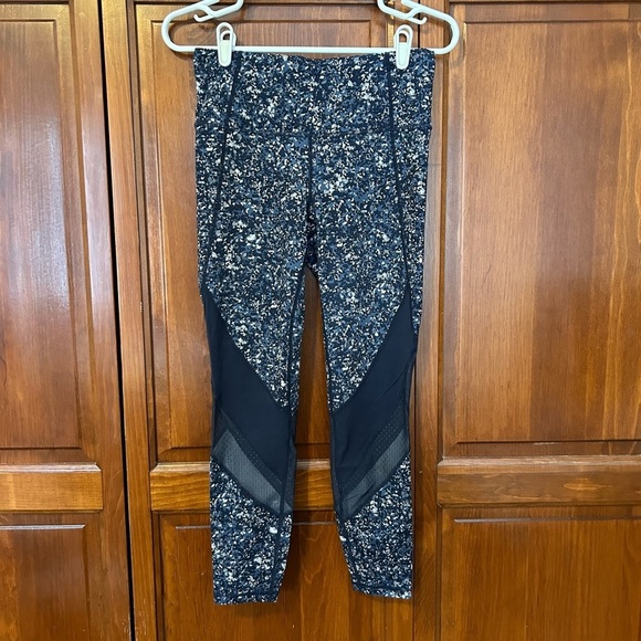 Athleta Splatter Print Leggings with Mesh Detail Size Small Navy - Picture 1 of 8